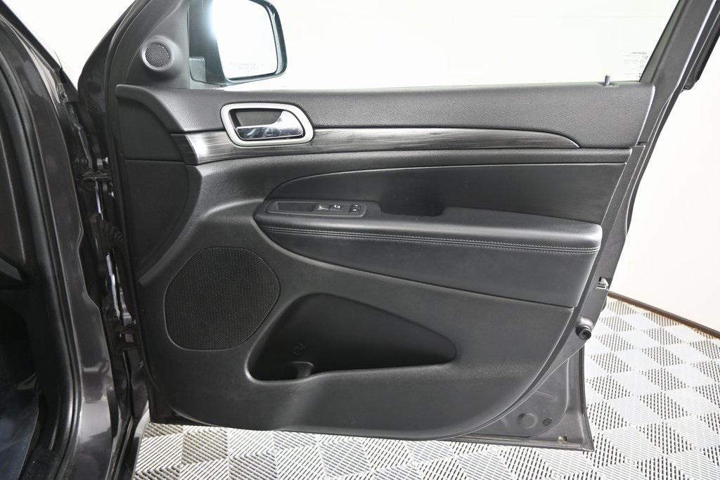 used 2021 Jeep Grand Cherokee car, priced at $19,195