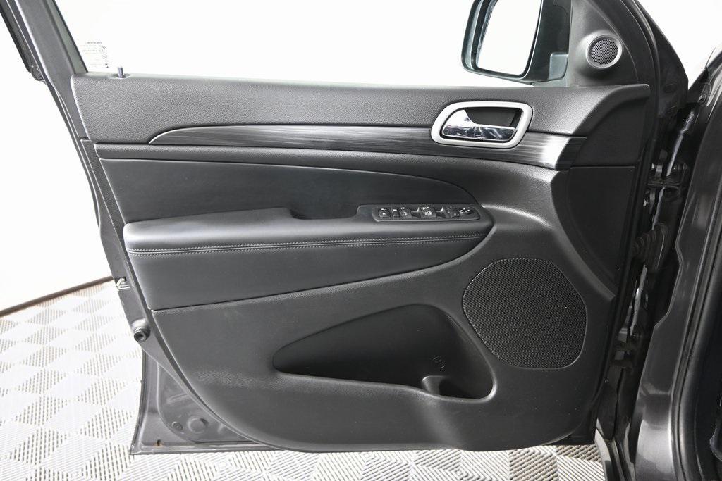 used 2021 Jeep Grand Cherokee car, priced at $19,195