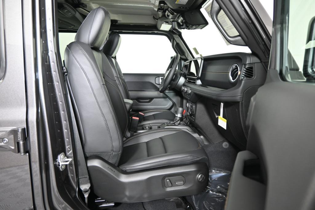 new 2025 Jeep Gladiator car, priced at $44,499