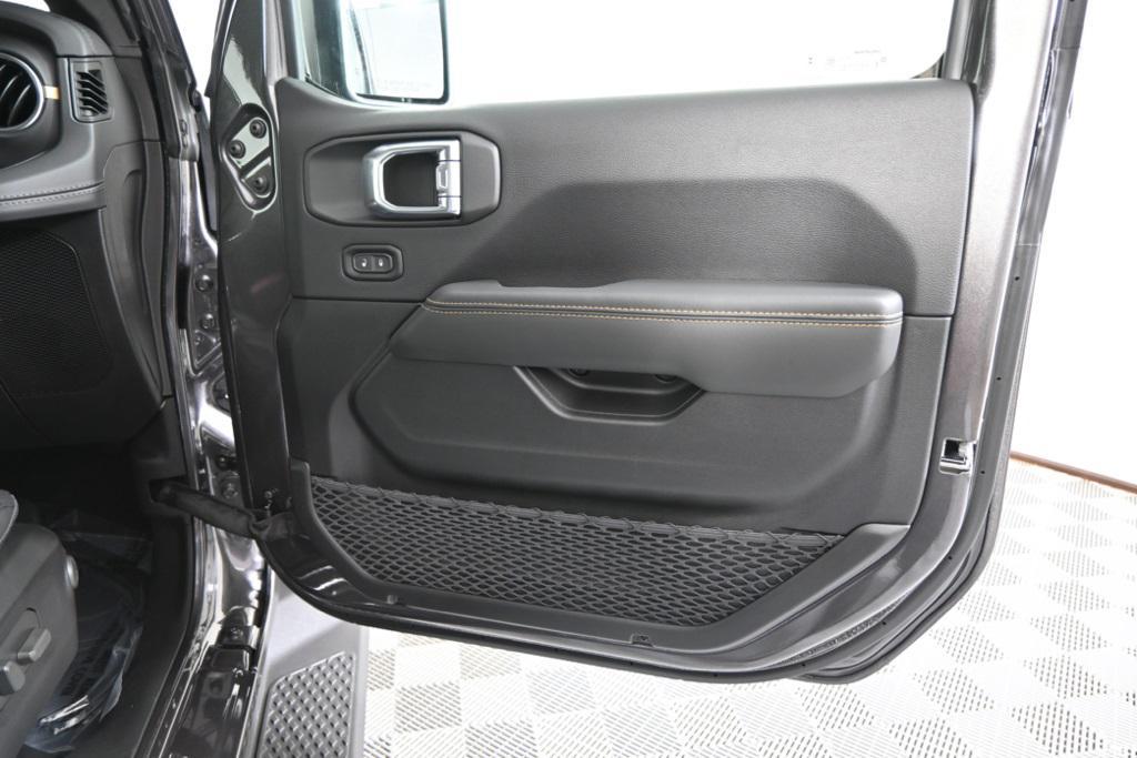 new 2025 Jeep Gladiator car, priced at $44,499