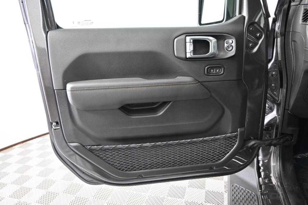 new 2025 Jeep Gladiator car, priced at $44,499