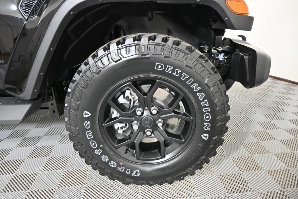 new 2025 Jeep Gladiator car, priced at $46,399