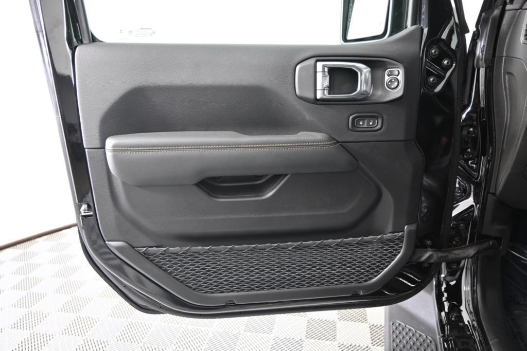 new 2025 Jeep Gladiator car, priced at $46,399