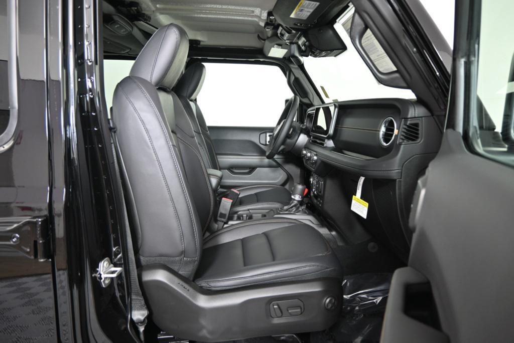 new 2025 Jeep Gladiator car, priced at $46,399