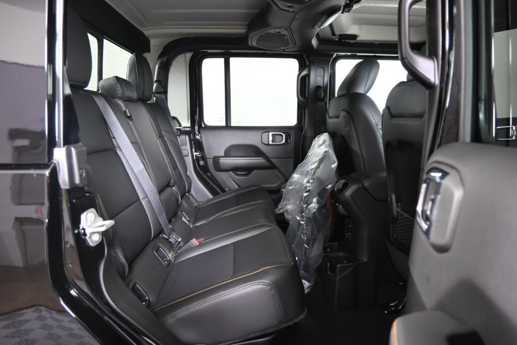 new 2025 Jeep Gladiator car, priced at $46,399