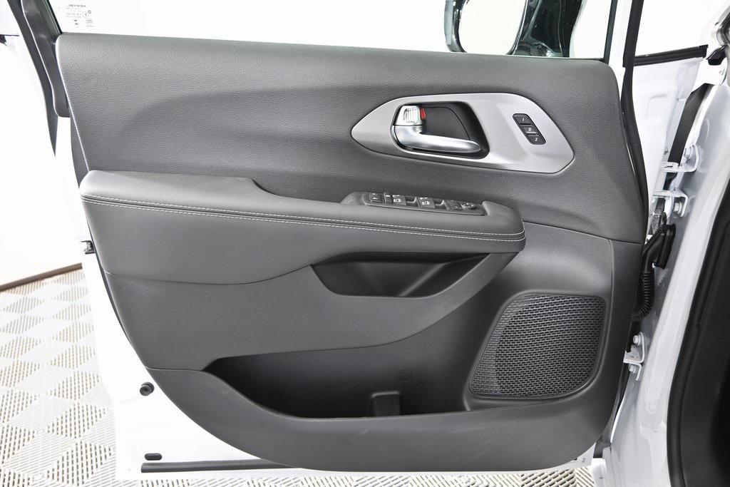 new 2026 Chrysler Pacifica car, priced at $42,799