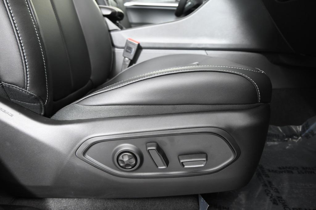 new 2025 Jeep Grand Cherokee car, priced at $47,999