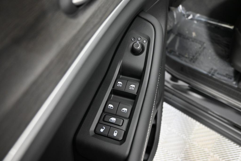 new 2025 Jeep Grand Cherokee car, priced at $47,999