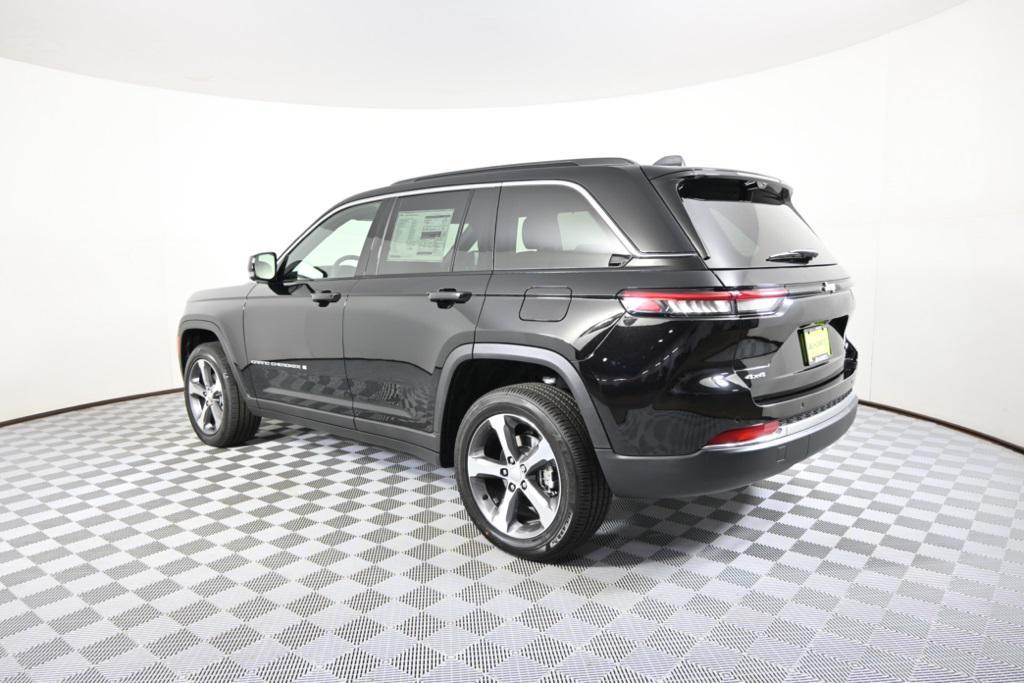 new 2025 Jeep Grand Cherokee car, priced at $47,999