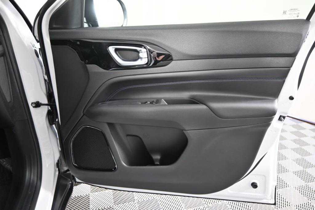 new 2026 Jeep Compass car, priced at $30,499