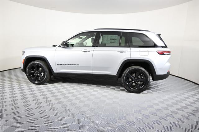 new 2025 Jeep Grand Cherokee car, priced at $49,599