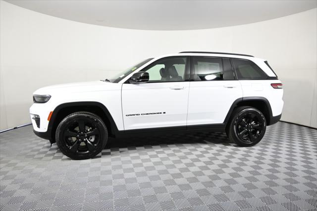 new 2025 Jeep Grand Cherokee car, priced at $48,199