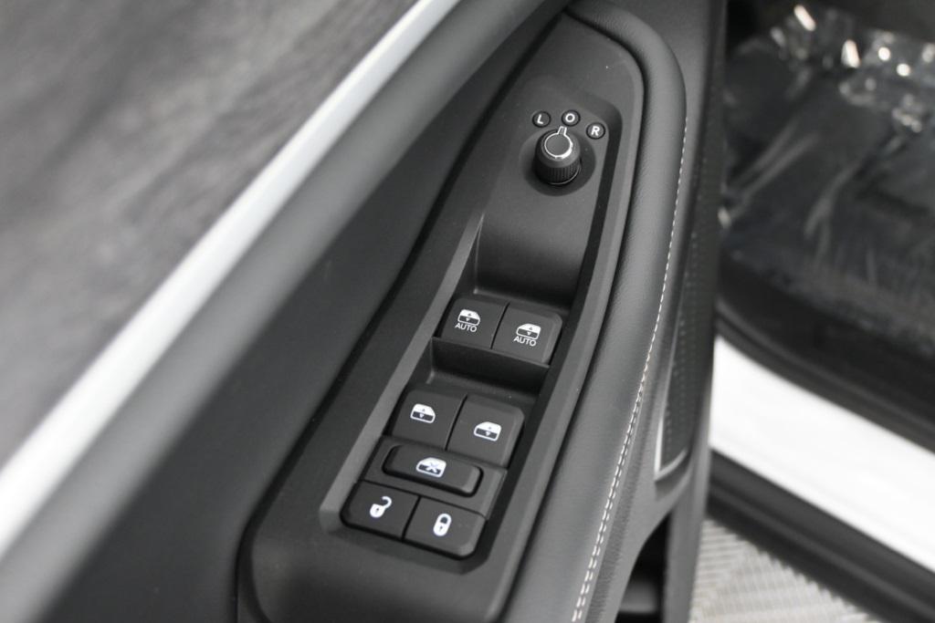 new 2025 Jeep Grand Cherokee car, priced at $49,899