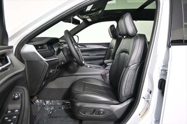 new 2025 Jeep Grand Cherokee car, priced at $48,199