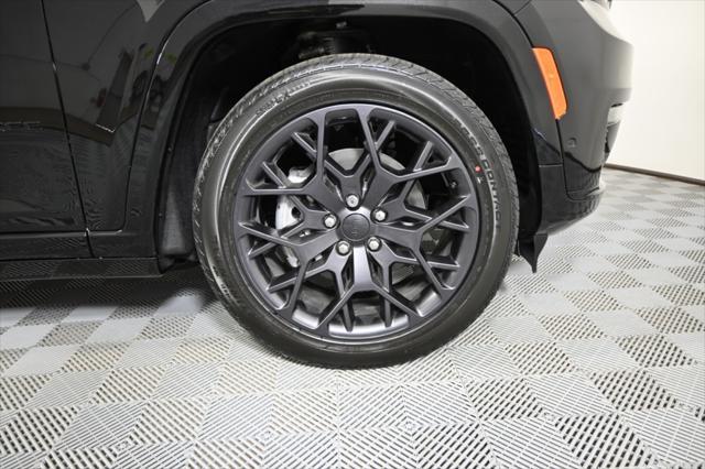 new 2025 Jeep Grand Cherokee L car, priced at $70,916