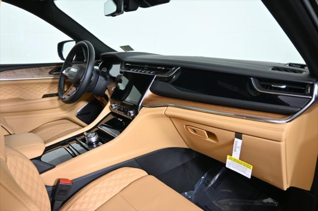 new 2025 Jeep Grand Cherokee L car, priced at $70,916