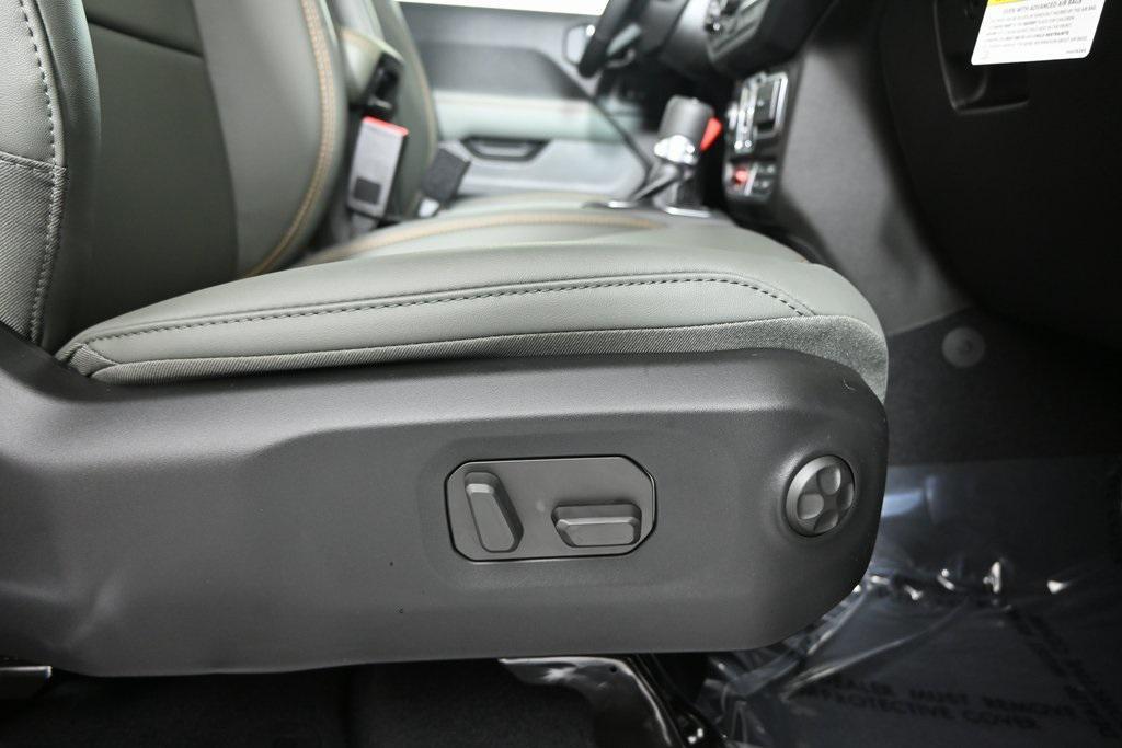 new 2026 Jeep Gladiator car, priced at $58,999