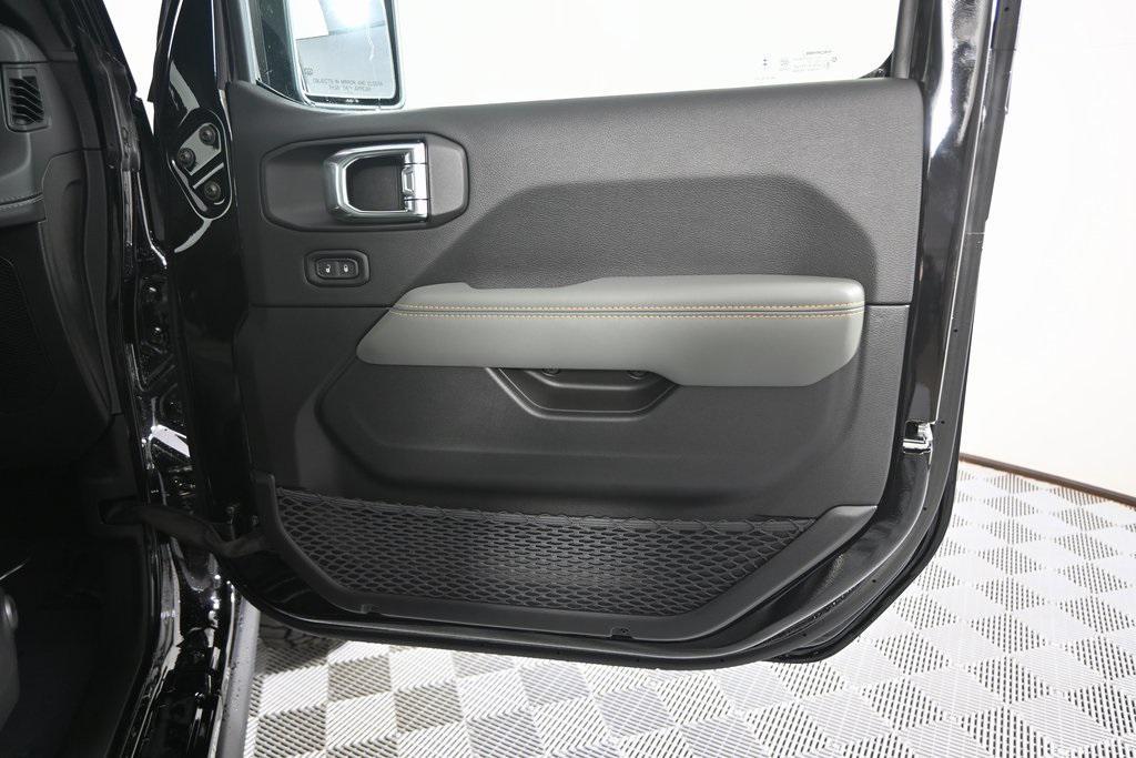 new 2026 Jeep Gladiator car, priced at $58,999