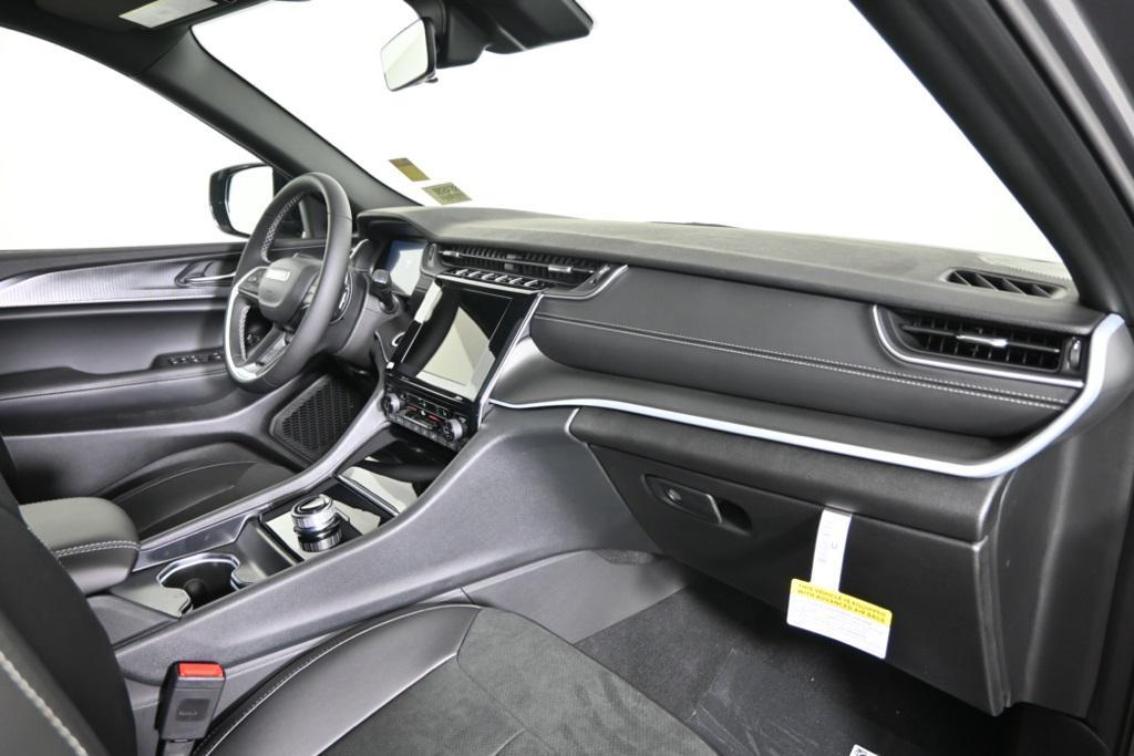 new 2025 Jeep Grand Cherokee L car, priced at $43,399