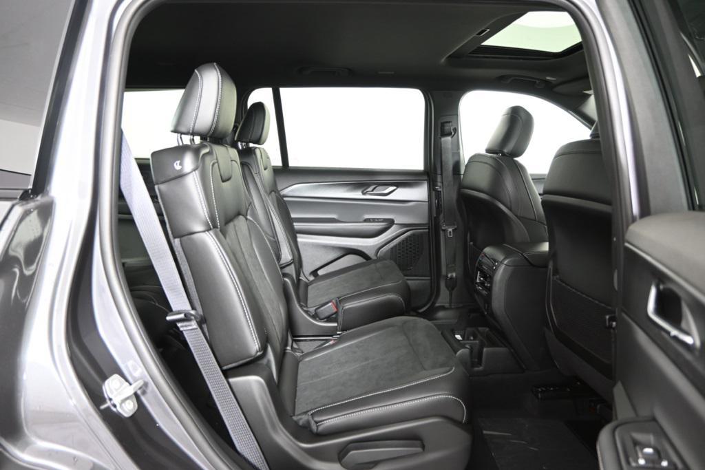 new 2025 Jeep Grand Cherokee L car, priced at $43,399