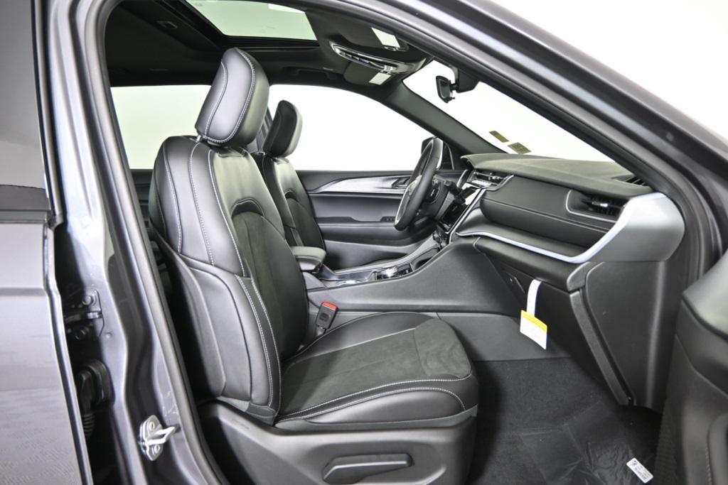 new 2025 Jeep Grand Cherokee L car, priced at $43,399