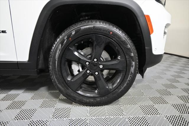 new 2025 Jeep Grand Cherokee car, priced at $49,199