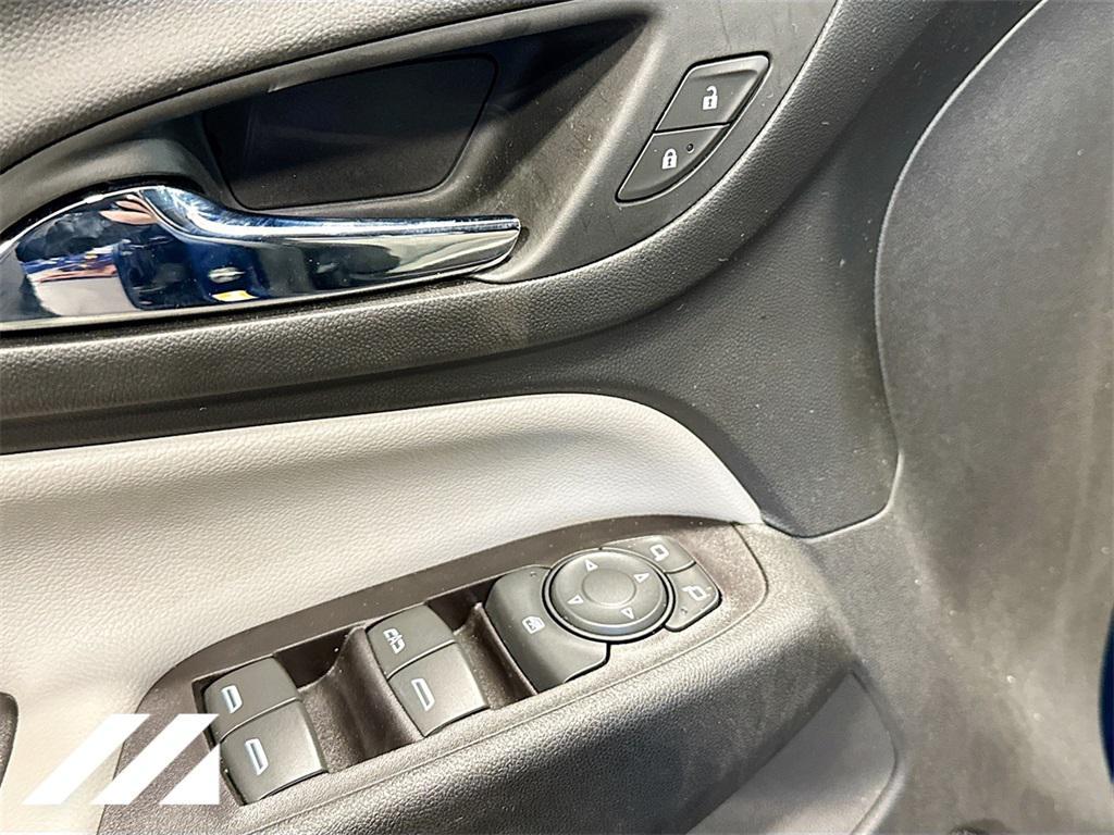 used 2022 Chevrolet Equinox car, priced at $17,695