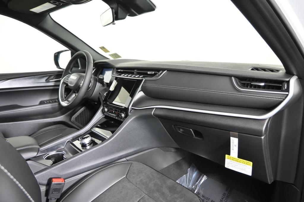 new 2025 Jeep Grand Cherokee L car, priced at $40,599