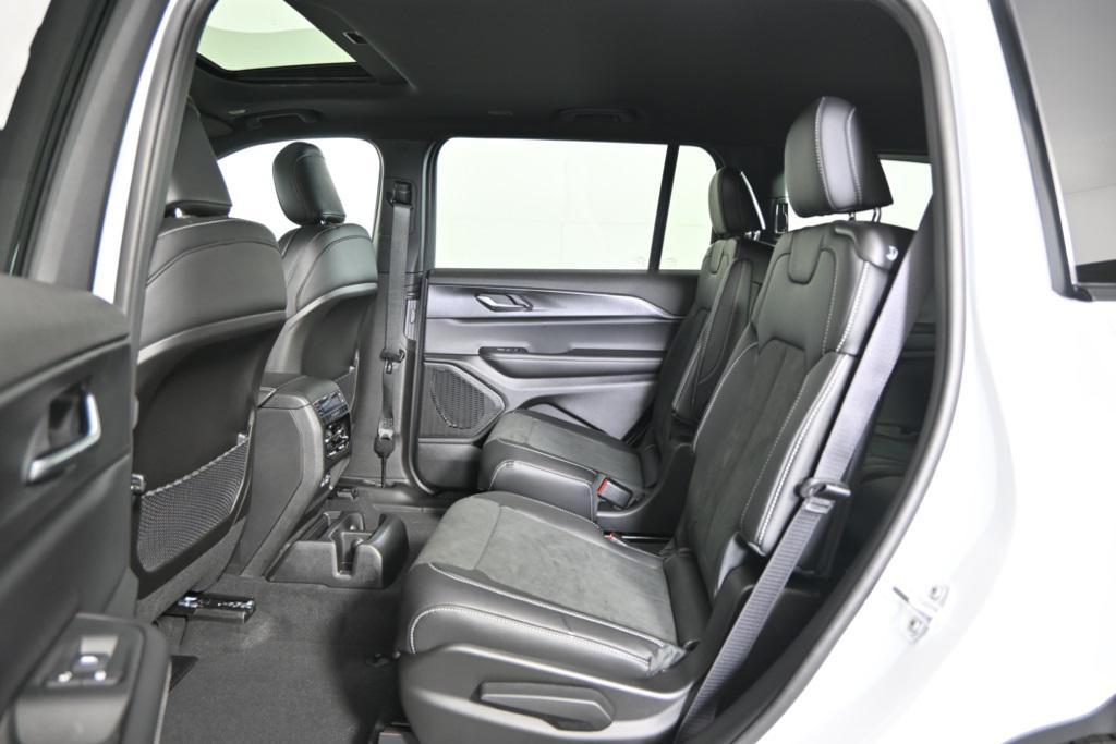 new 2025 Jeep Grand Cherokee L car, priced at $40,599