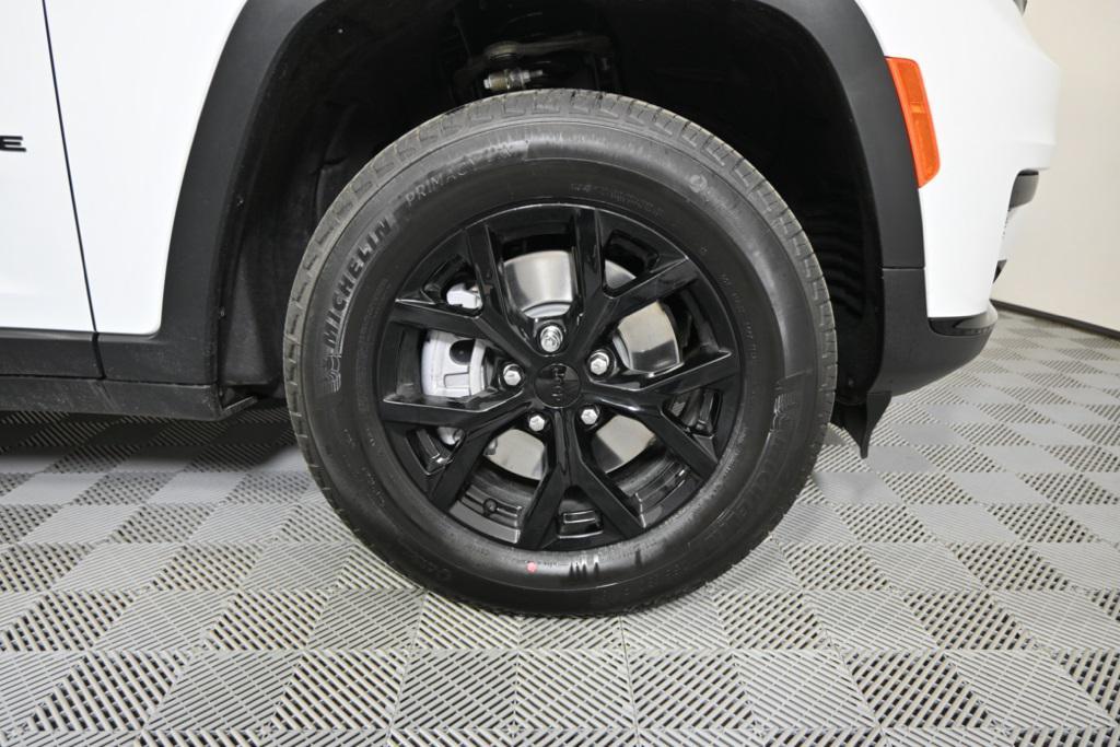 new 2025 Jeep Grand Cherokee L car, priced at $40,599