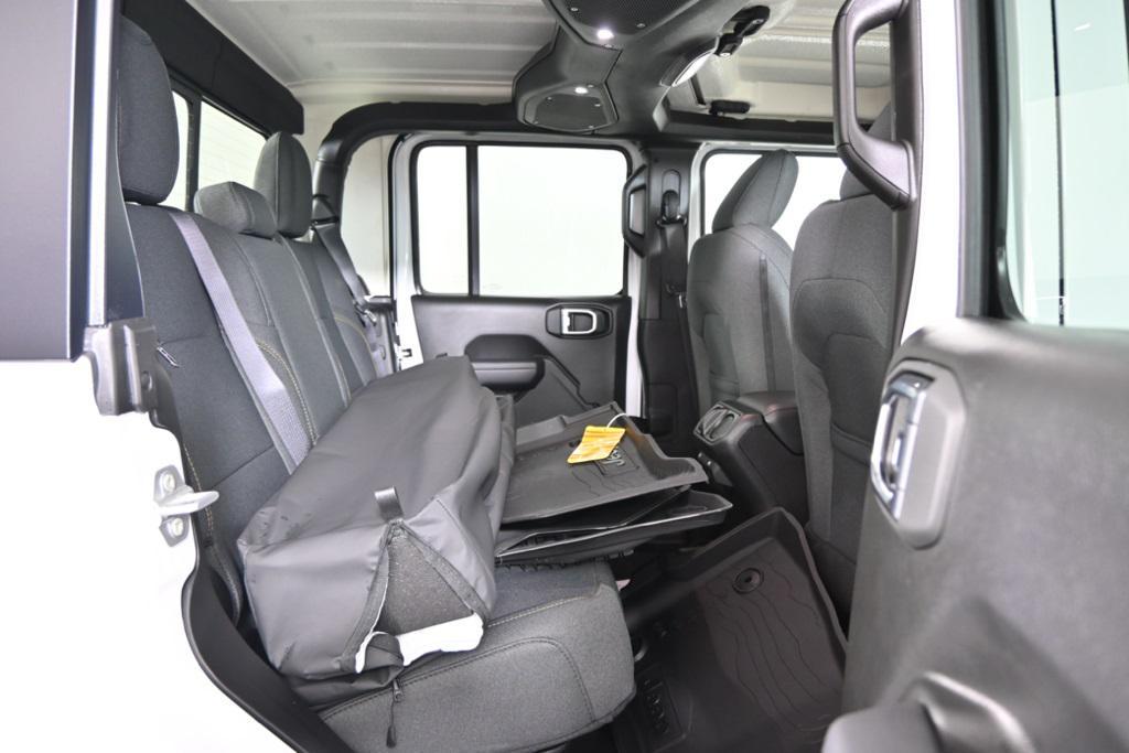 new 2025 Jeep Gladiator car, priced at $44,399