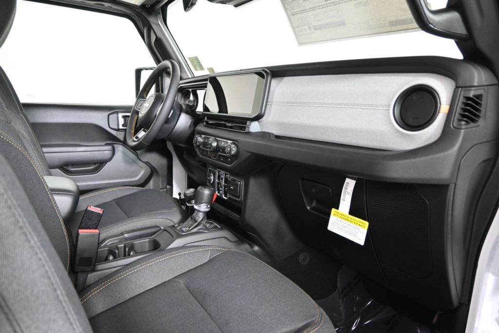 new 2025 Jeep Gladiator car, priced at $44,399