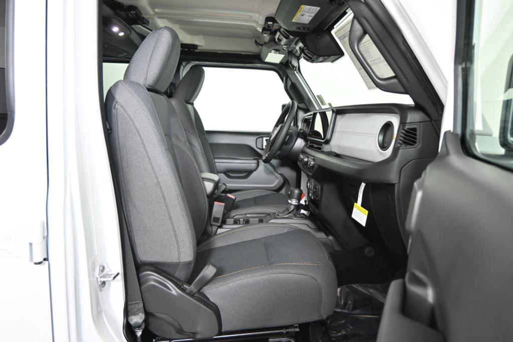 new 2025 Jeep Gladiator car, priced at $44,399