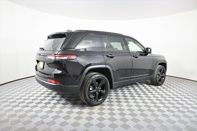 new 2025 Jeep Grand Cherokee car, priced at $46,670