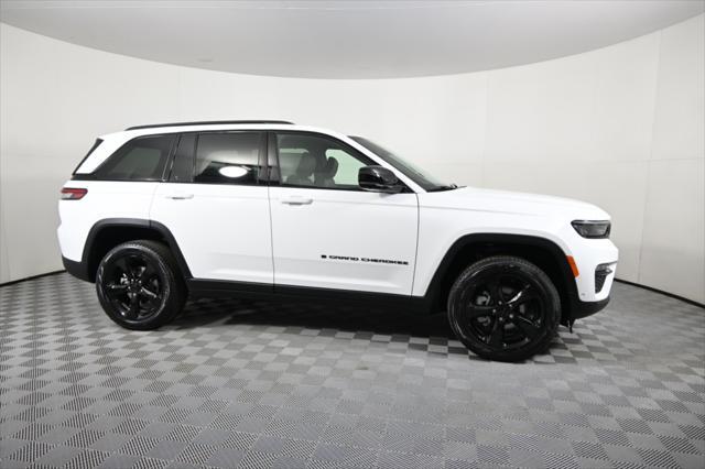 new 2025 Jeep Grand Cherokee car, priced at $48,499