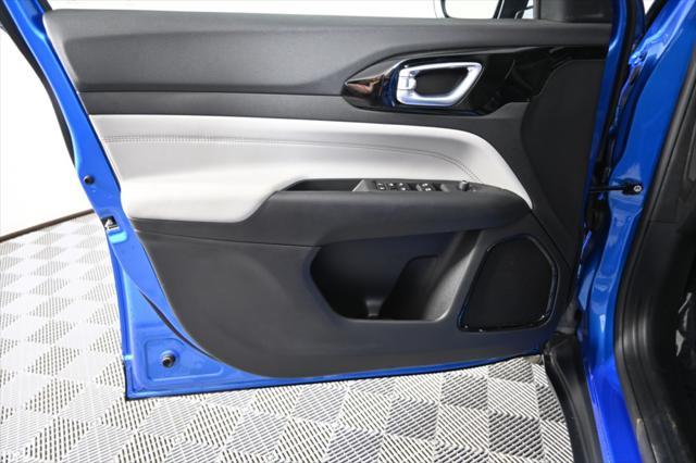 new 2025 Jeep Compass car, priced at $28,999