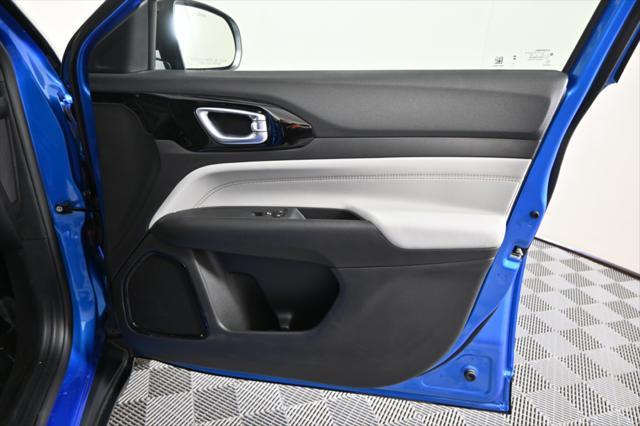 new 2025 Jeep Compass car, priced at $28,999