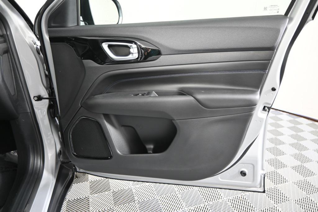 new 2026 Jeep Compass car, priced at $32,999