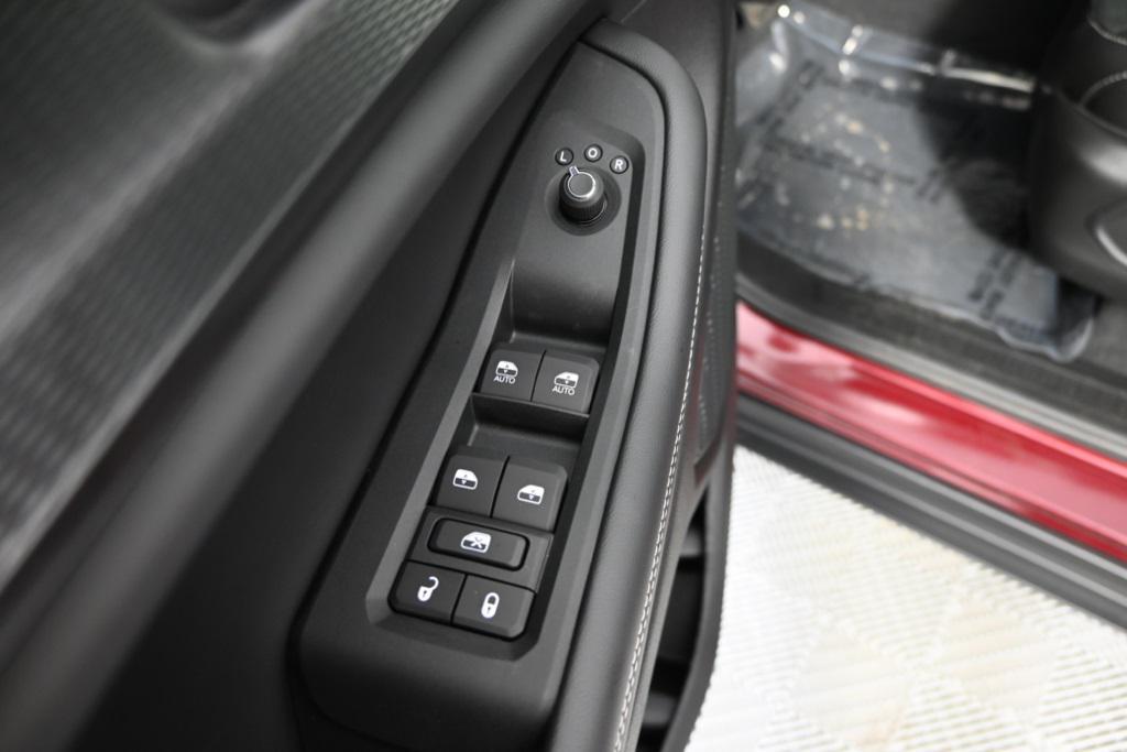 new 2025 Jeep Grand Cherokee car, priced at $41,699