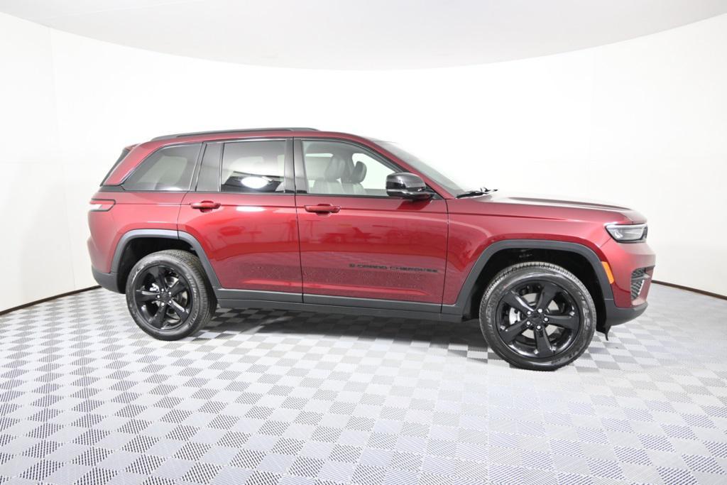 new 2025 Jeep Grand Cherokee car, priced at $41,699