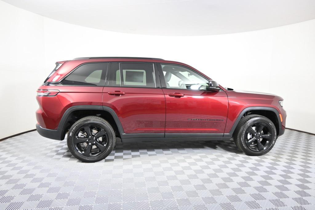 new 2025 Jeep Grand Cherokee car, priced at $41,699