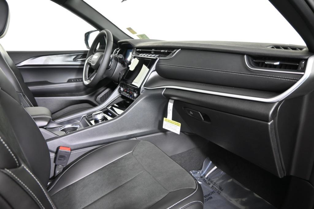 new 2025 Jeep Grand Cherokee car, priced at $41,699
