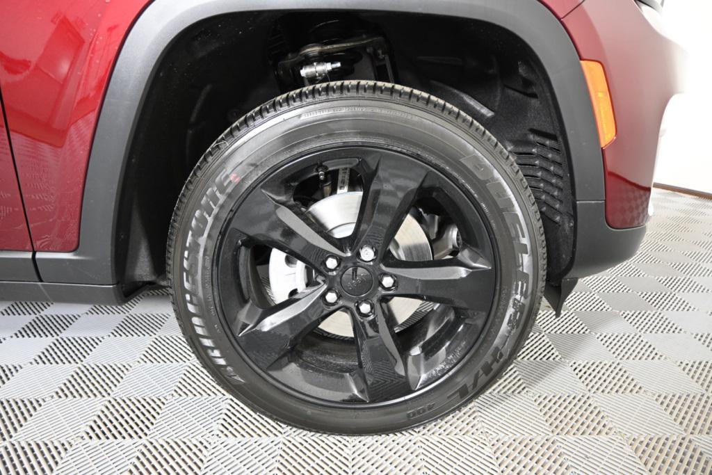 new 2025 Jeep Grand Cherokee car, priced at $41,699
