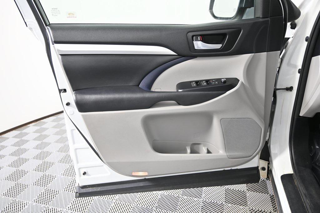 used 2018 Toyota Highlander car, priced at $18,590