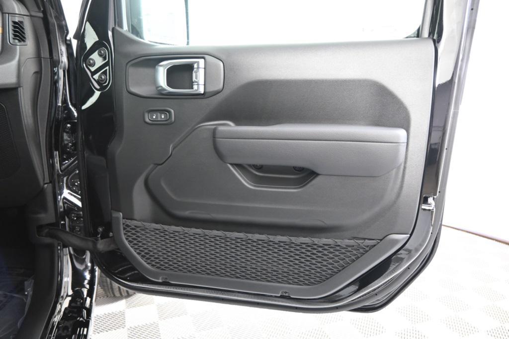 new 2025 Jeep Wrangler car, priced at $45,799