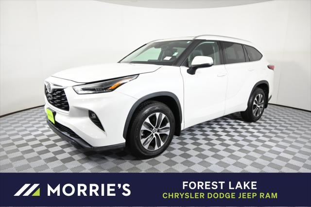 used 2021 Toyota Highlander car, priced at $34,899