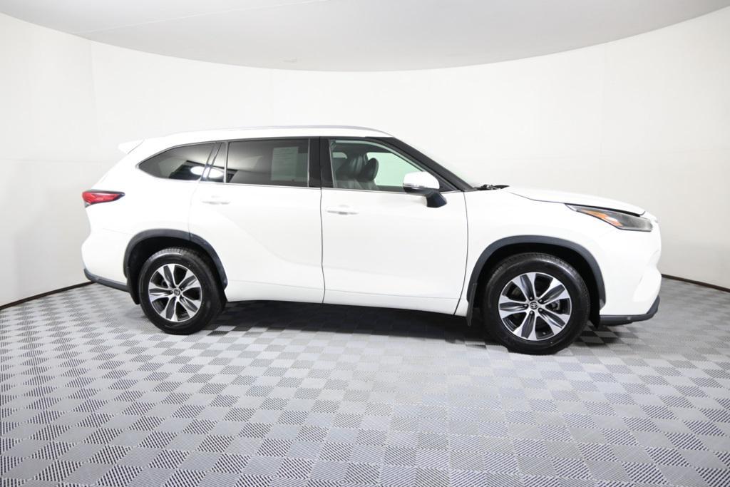 used 2021 Toyota Highlander car, priced at $32,999