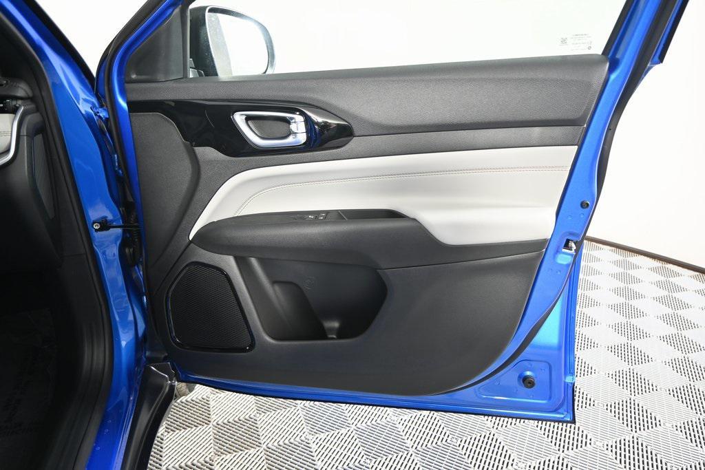 new 2026 Jeep Compass car, priced at $31,299