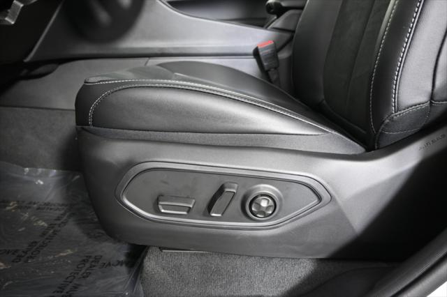 new 2025 Jeep Grand Cherokee car, priced at $40,799