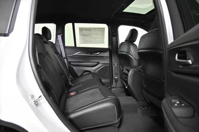 new 2025 Jeep Grand Cherokee car, priced at $40,799